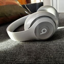 Beats Studio Pro