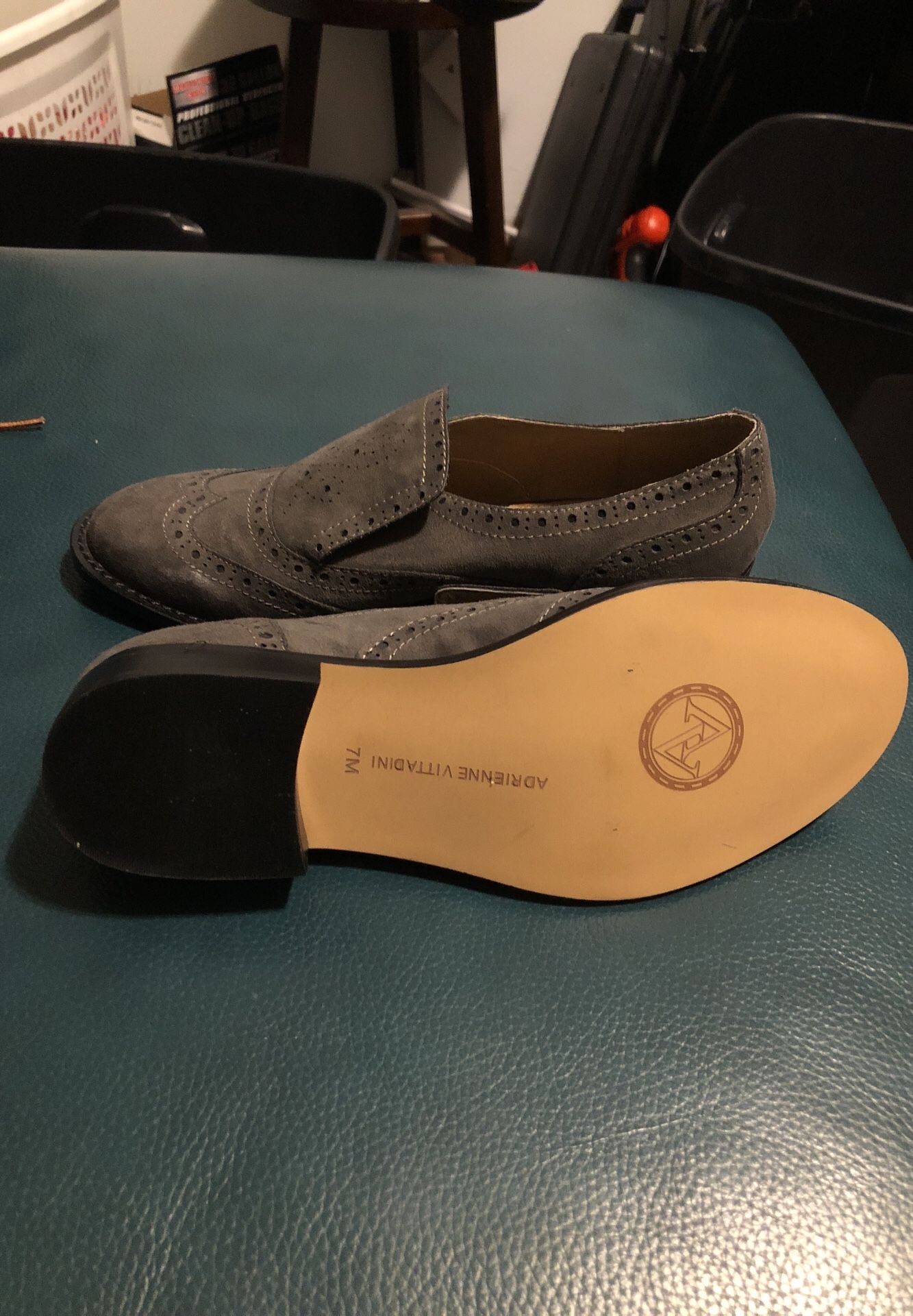 Women’s New never worn grey flat Adrienne Vittadini size 7M