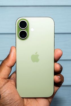 iPhone 17