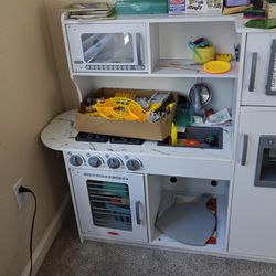 Melissa & Doug Wooden Chef’s Kitchen (Cloud) – Model 4338