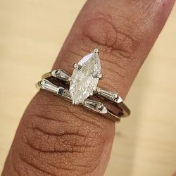 18k Marquise And Baquette Diamond Ring