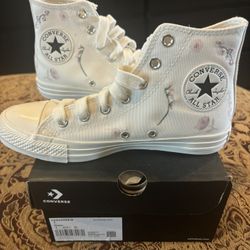 Converse Chuck Taylor  Embroidered Flower
