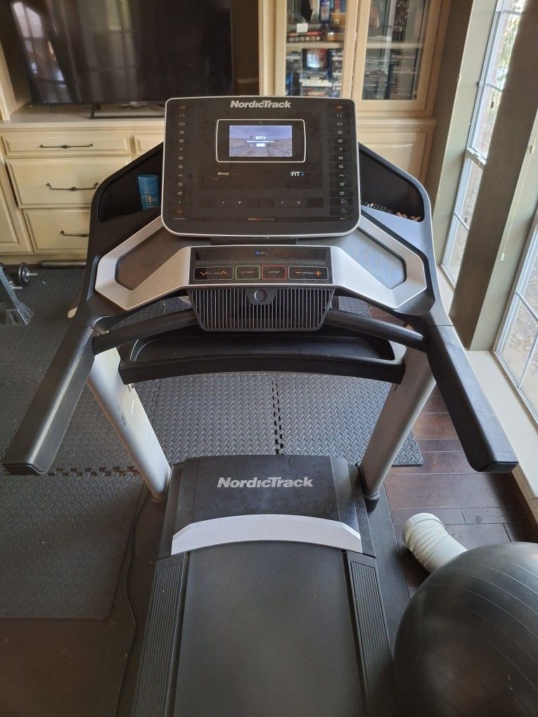 Nordictrack exp7i Treadmill