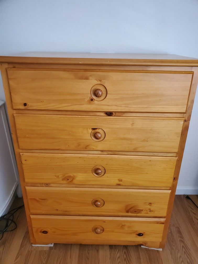 5 Drawer Solid Wood Dresser