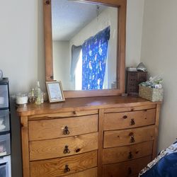 Dresser With Mirror