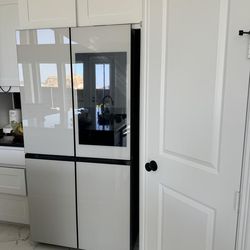 Fridge Samsung with screen