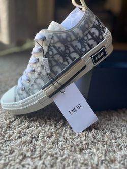 Dior B23