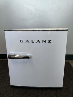 Galanz 1.7 Cu ft Mini Fridge Retro, White, New, Width 17.48"