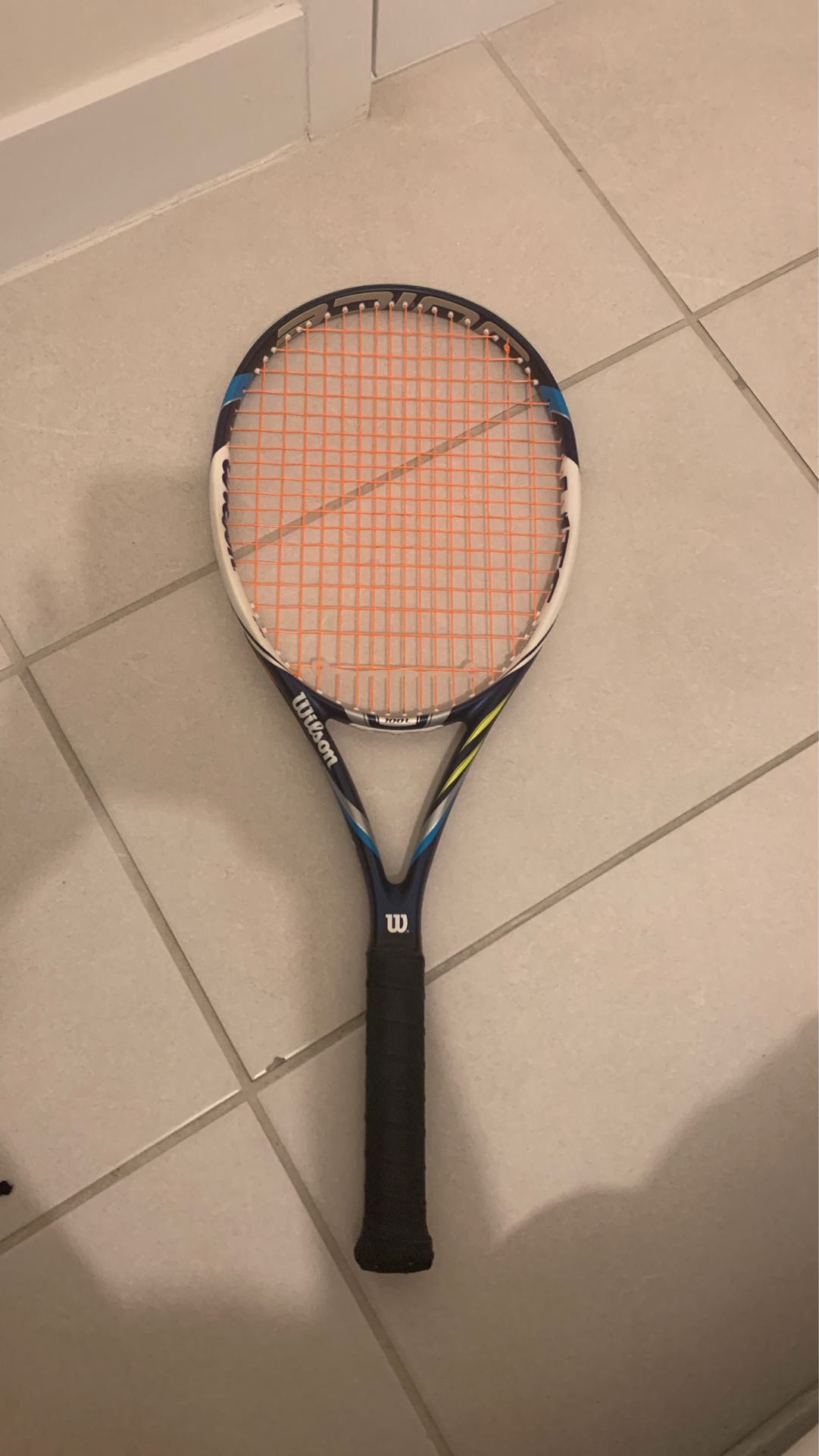 Tennis racket wilson juice100L