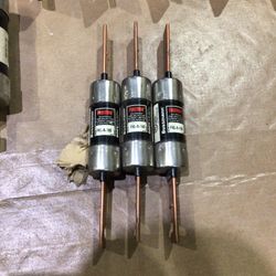 *Never Used* Bussmann Fusetron, Dual Element Time Delay Fuse FRS-R-100 AMP, 600V