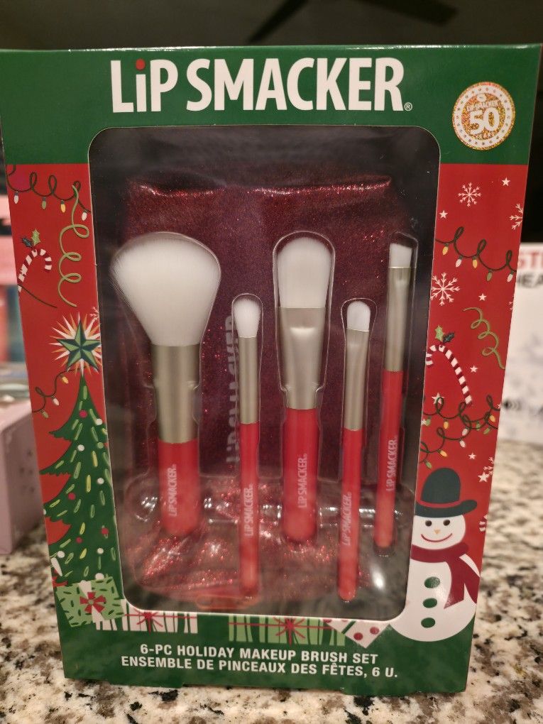 Lip Smacker 6 Piece Holiday Makeup Brush Set