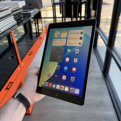 Apple iPad 7th gen 32GB WiFi 90 day warranty! We offer financing!