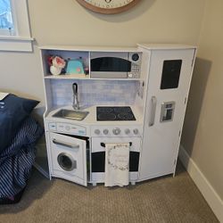 Kidkraft Large Play Kitchen Fully Loaded