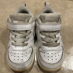 Size 7 Infant Nikes 