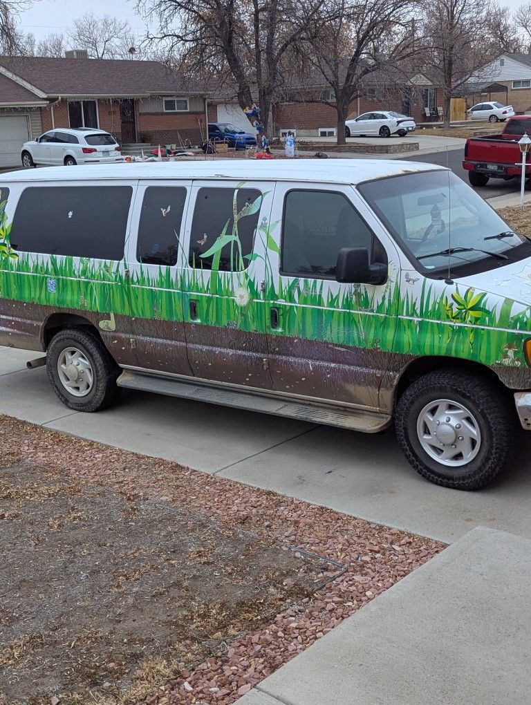 2005 Ford E-350