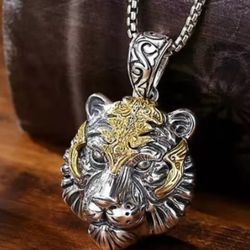 Creative Tiger Head Medal Pendant Necklace 