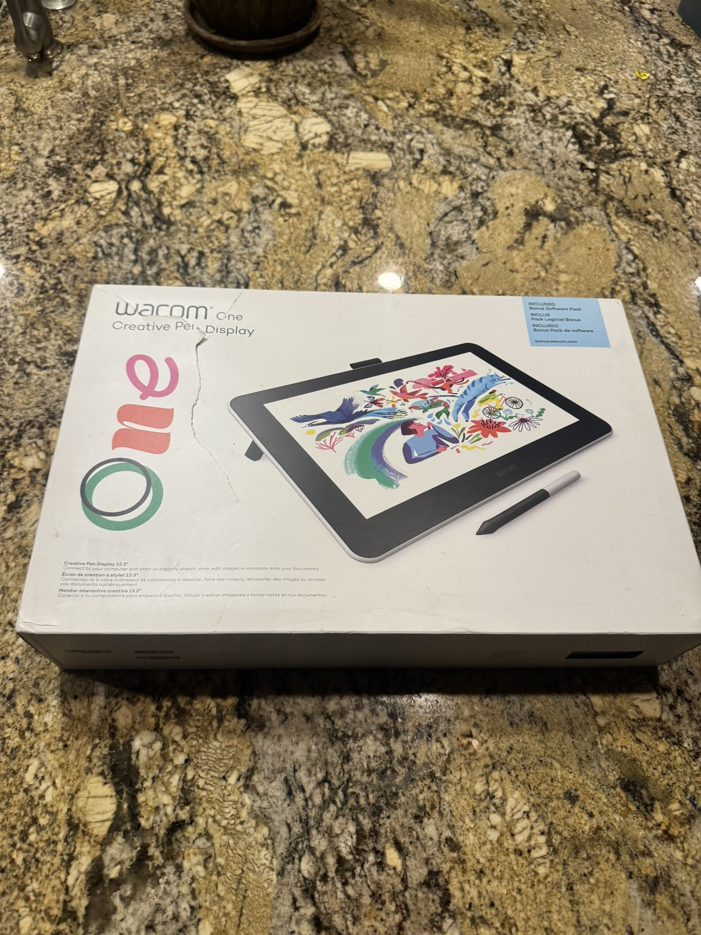 Wacom One HD Creative Pen Display, Drawing Tablet With Screen, 13.3" Monitor