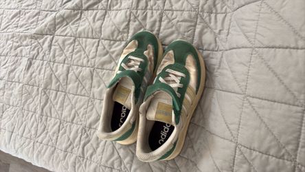 Zapatos para niño size 2