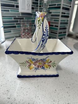 $5 Ceramic Basket 