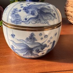Blue and White Porcelain Lidded Jar