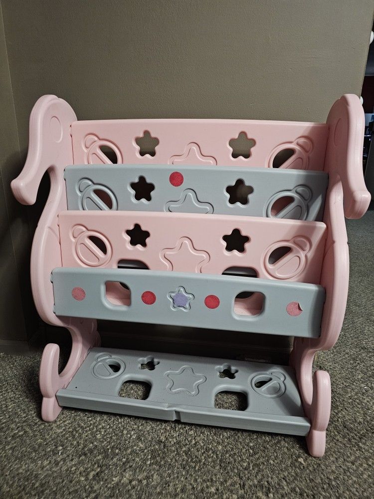 Childrens Book Shelf