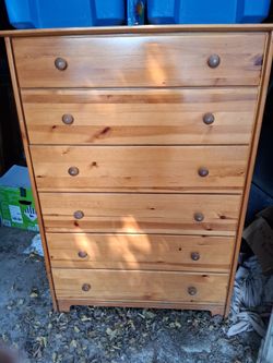 Twin bed with 3 drawers under and 6 drawer dresser
