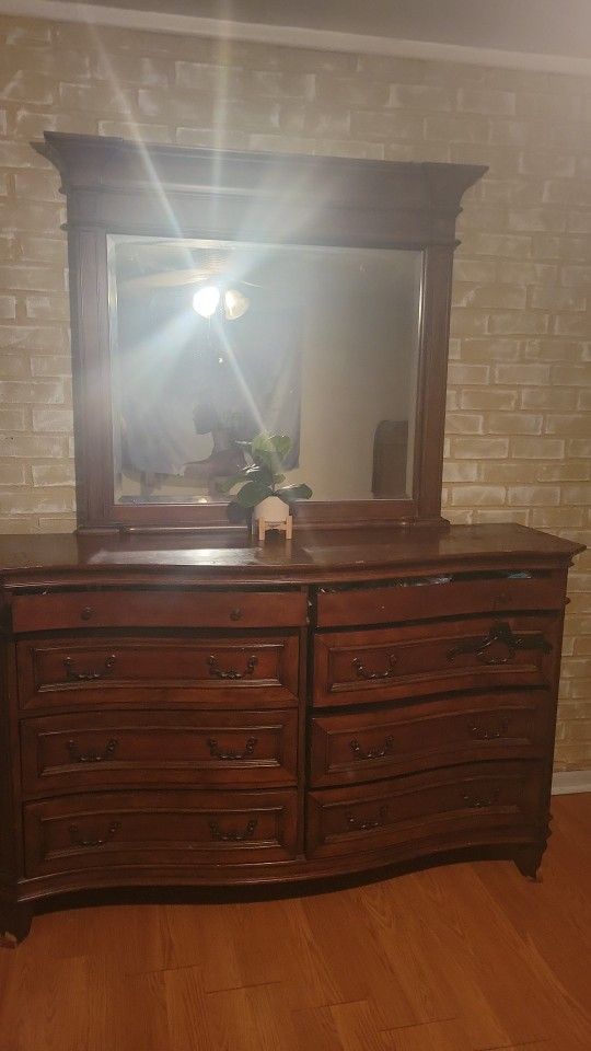 King Bedroom Set