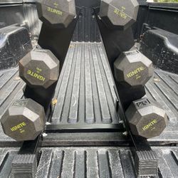 SET  OF  RUBBER  HEX  DUMBBELLS  WITH  SMALL  PYRAMID  RACK  (PAIRS OF)  :  8s  12s  20s 