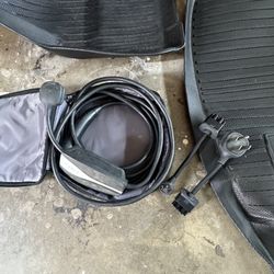 Tesla Model 3 All Weather Floor Mats and Mobile Charger 