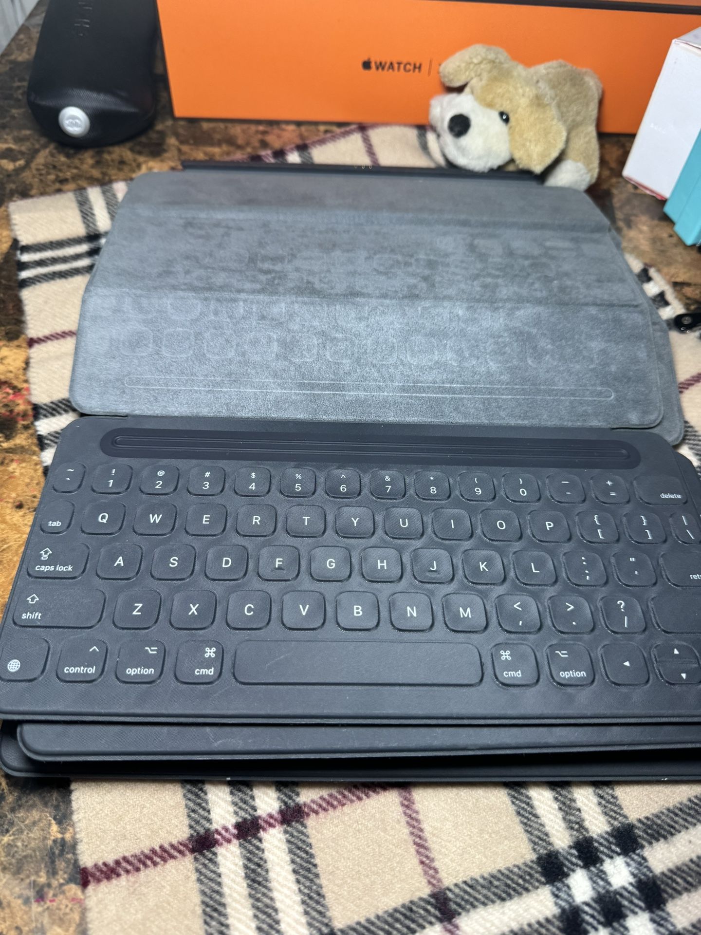 5 Apple keyboard for iPad Pro 9.7” for repairs