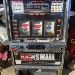 Big & Small Slot Machine