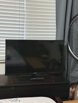 Samsung 32” LED TV with Remote