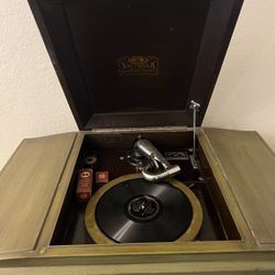VV-260 Victrola Phonograph Victor Talking Machine Company 1922 Lowboy Console
