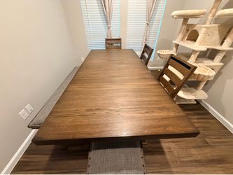 Leaf Dining Table