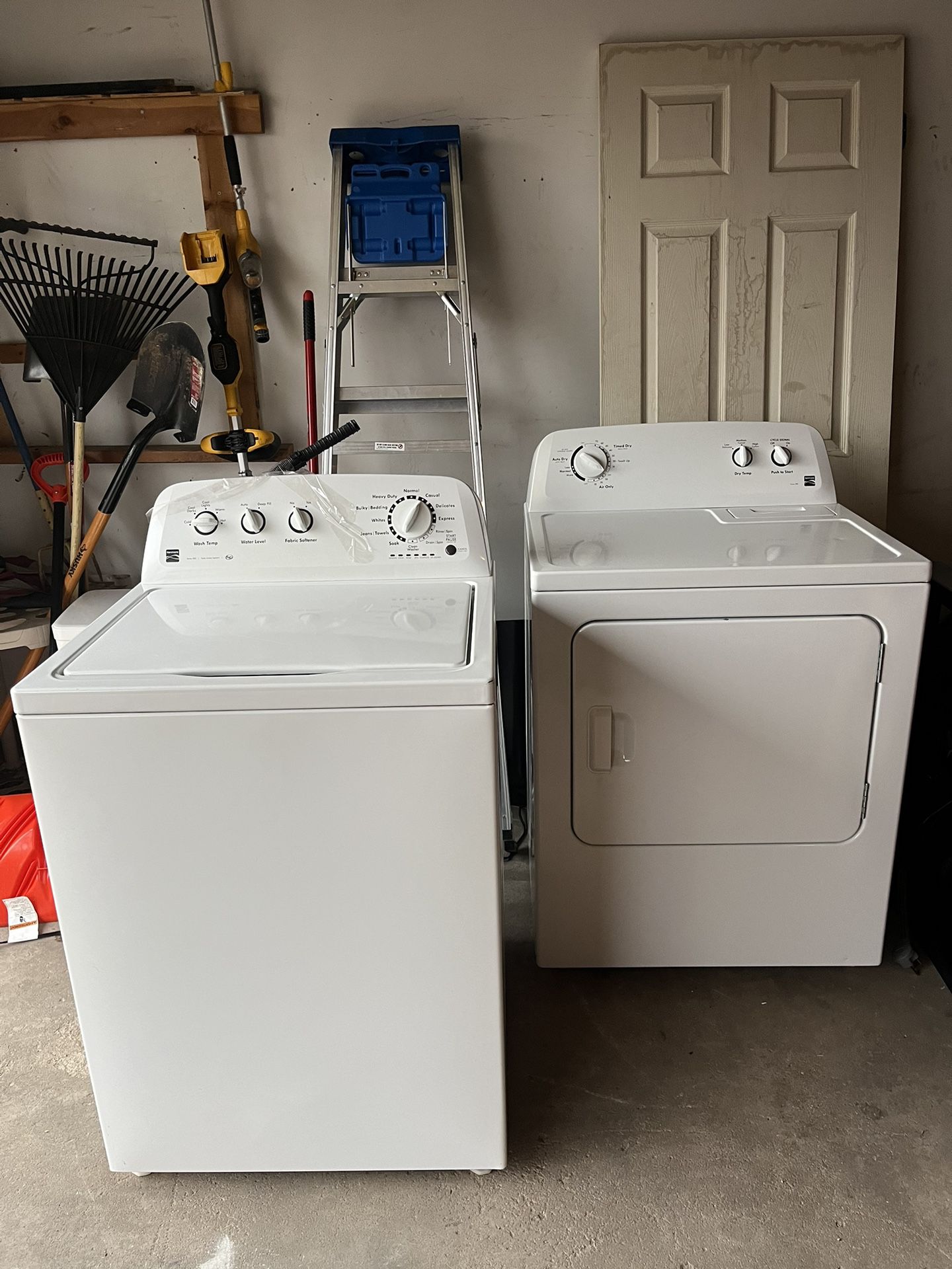 Kenmore Washer And Dryer Set $450