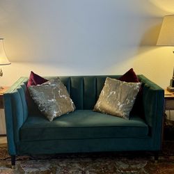 Hunter Green Crushed Velvet Tufted Loveseat