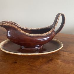 Vintage Hull U.S.A. Brown Oven Proof Gravy Dish