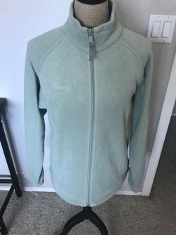 Women’s size medium Columbia fleece light green color