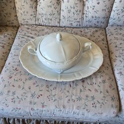 China serving dish turkey size with gravy Bowl made in Japan classic baroque  porcelain China