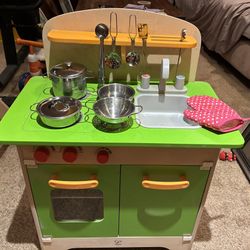 13x21x28 Small Kitchen Set With Accessories 