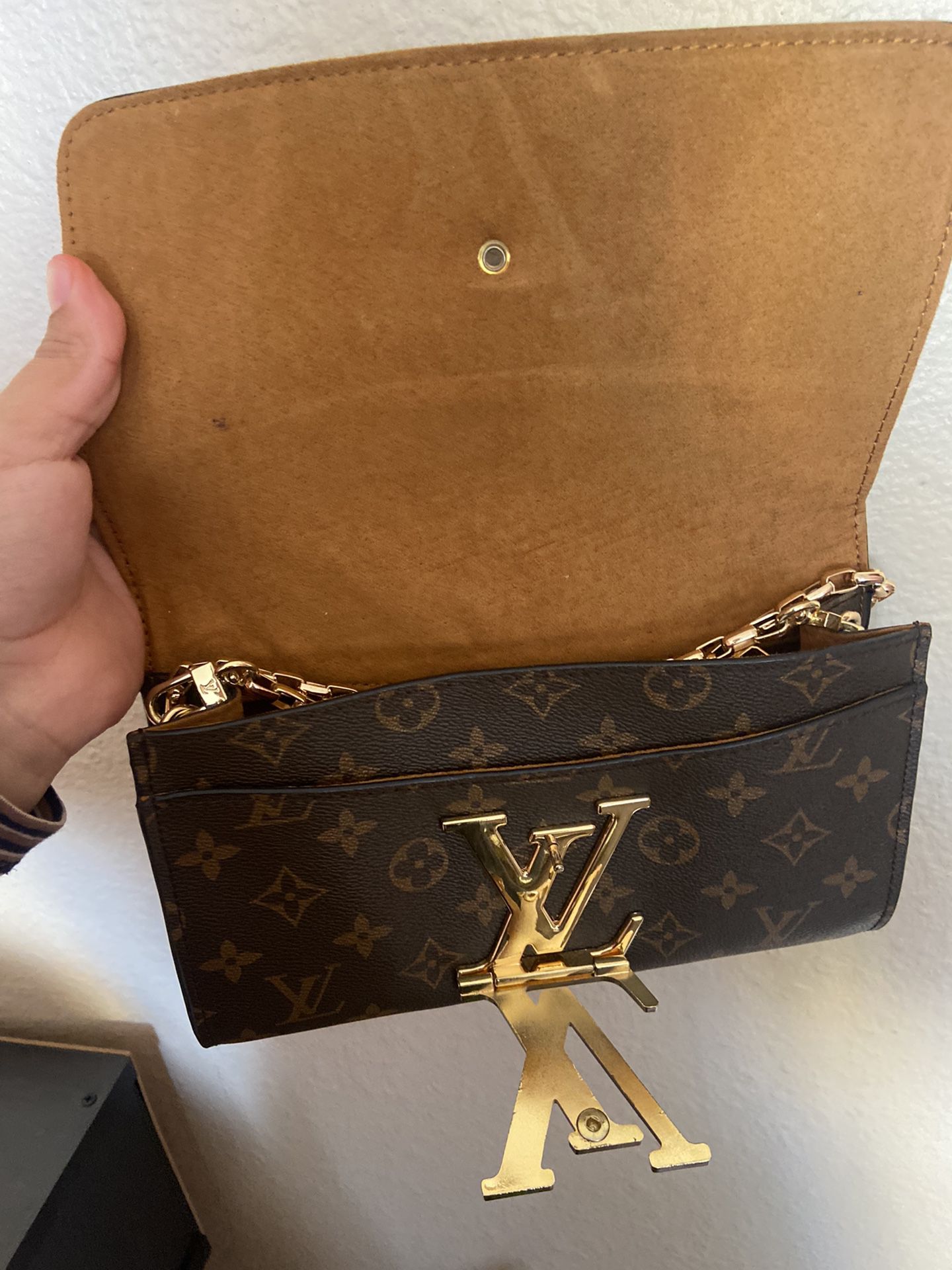 Louis vuitton compiegne 28 clutch bag for Sale in Gretna, LA - OfferUp