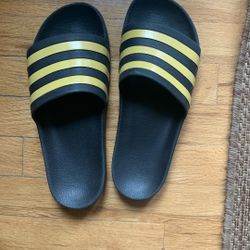 Men’s Adidas Slides 7.5