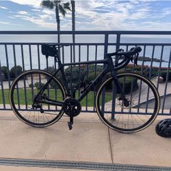 Scott Carbon Road Bike – Shimano 105 – Matte Black – Carbon Frame – Excellent Condition