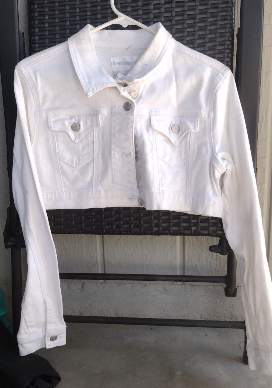 Cropped Denim White Jacket 🤍