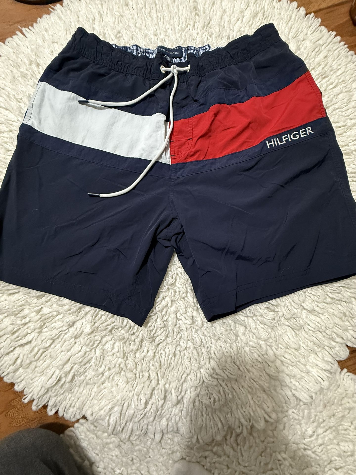 Tommy Hilfiger men's 7-inch flag swim trunk with quick-dry fabric XL on tag