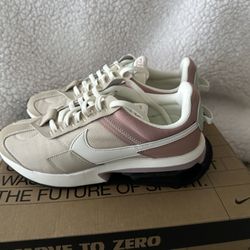 BRAND NEW  WOMENS NIKE W AIR MAX PRE-DAY