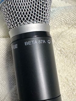 Sure GLXD4 wireless microphone system with Beta 87A