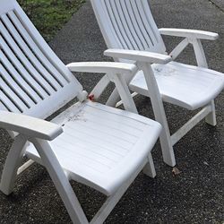 PENDING*** 2 free expensive plastic chairs