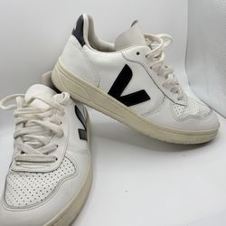 VEJA White and Black Sneakers size # 38