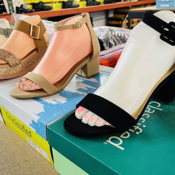 Beautiful Woman Shoes $20 Soda Brand 